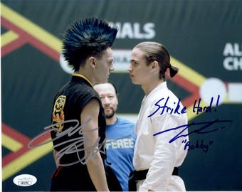 Tanner Buchanan et Jacob Bertrand Photo 8 x 10 Cobra Kai signée JSA