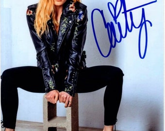 Caity Lotz signed 8x10 photograph JSA