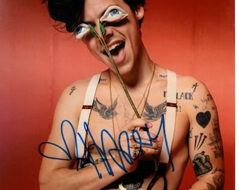 Fotografia autografata 8x10 di Harry Styles con certificato di autenticità
