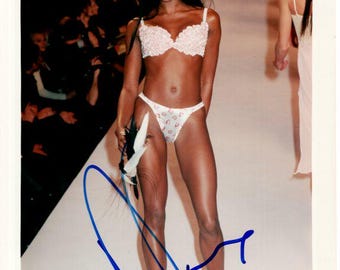 Naomi Campbell signed autographed 8x10 photograph  COA
