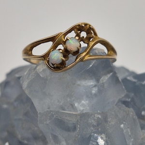 Art nouveau art deco 14k gold opal ring marked o.b 14k for ostby and barton.