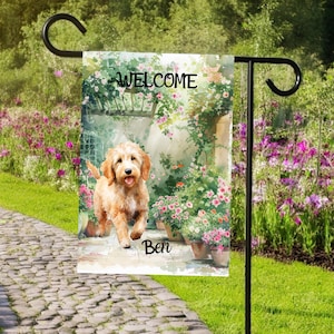 Bandera de jardín personalizada Goldendoodle, letrero de jardín con nombre de perro personalizado, regalo para mamá amante de los perros, pancarta exterior resistente a la intemperie de bienvenida de primavera y verano