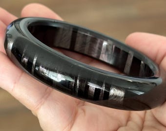 Brazalete de hiperstena natural de 56 mm, brillo plateado de alta calidad, pieza de coleccionista, joyería de cristal para conexión a tierra y protección, brazalete minimalista.