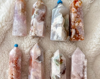 Körsbärsblomsagat-torn med Druzy-geod, hjärtgeod, blomagatkristallpunkt - Köp 3 få 25% rabatt plus fri frakt - Healing Decor