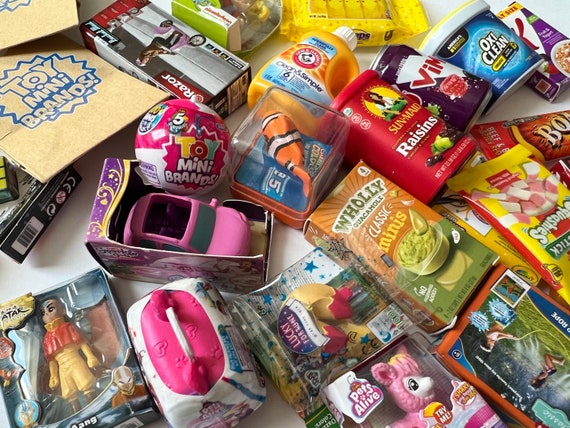 Zuru 5 Surprise Toy Mini Brands Series 2, 4 YOU PICK Combined Shipping -   Canada