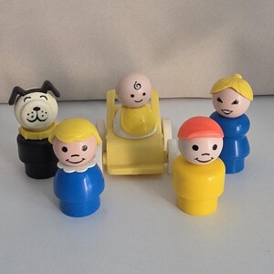 Plastic Fisher Price Little People Figures