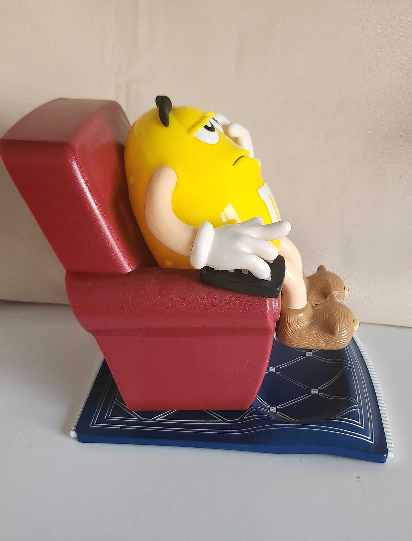 Yellow M&M in LA-Z-BOY Recliner Candy Dispenser - Etsy