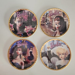 Mattell de Barbie con platos de coleccionista de amor