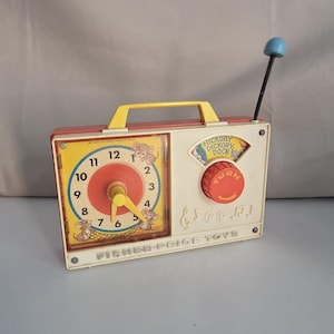 Fisher Price Musical Hickory Dickory Dock Plastic Clock Radio 107