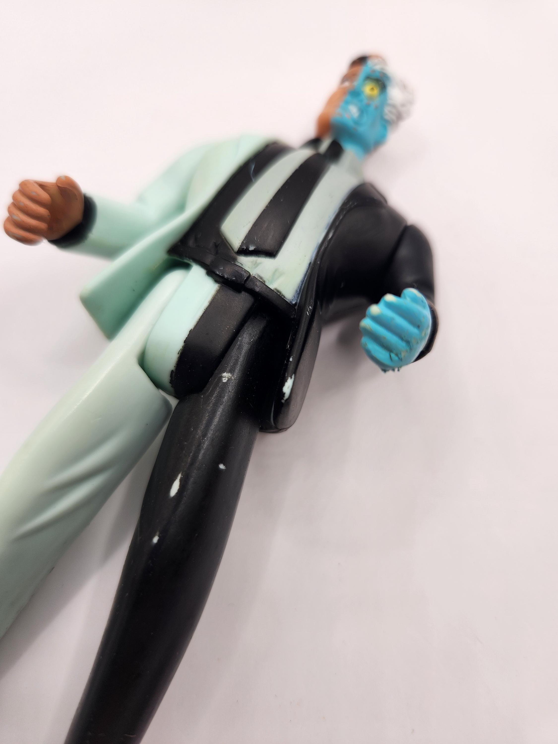 バットマン アニメイテッドシリーズ トゥーフェイス ケナー アクション 
