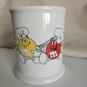Baking M&M&#39;s Utensil Holder