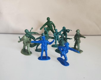 Soldats et policiers de l'armée en plastique dur vintage