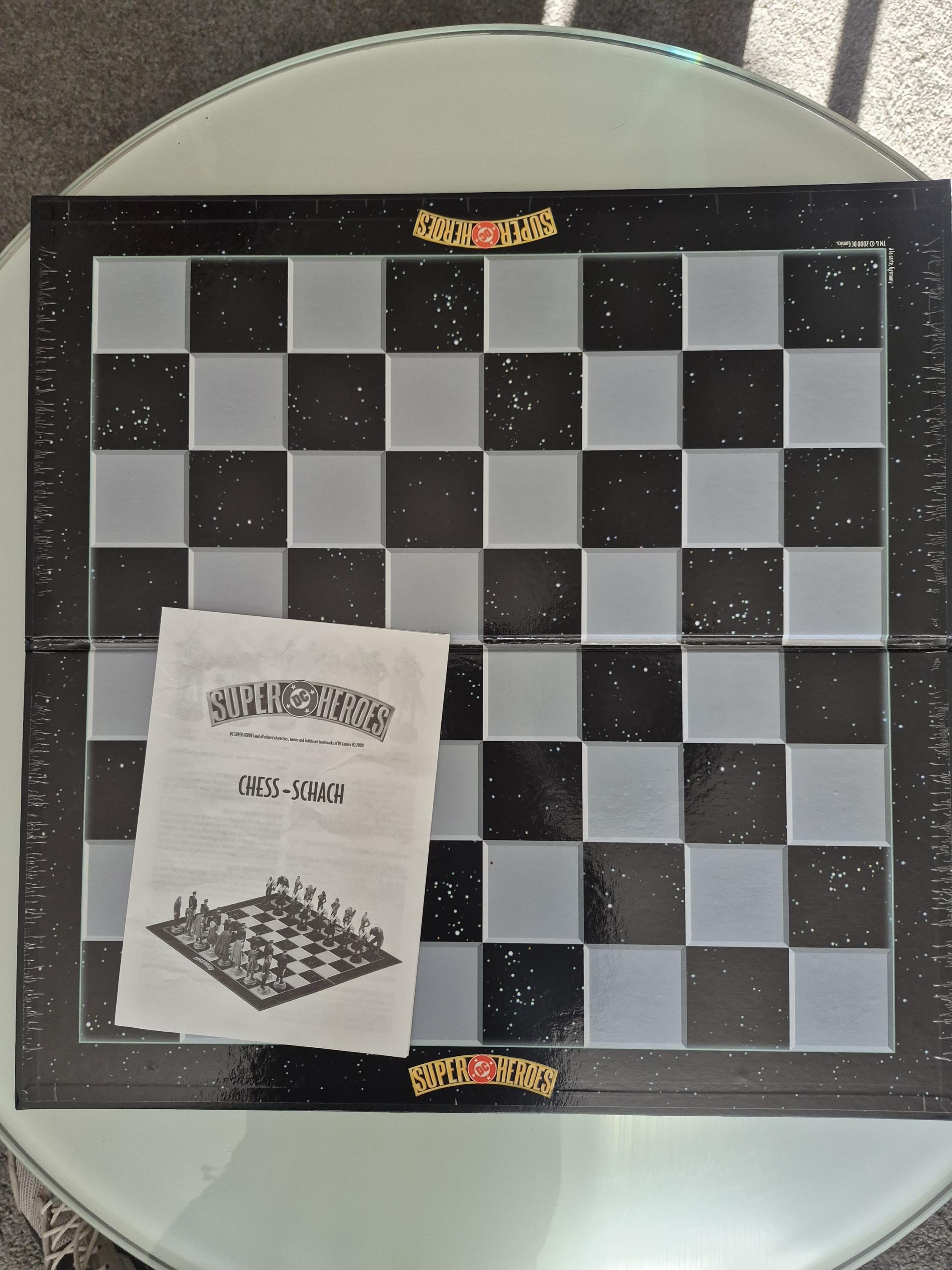 SUPER HEROES CHESS SCHACH スーパーヒーローズ チェス 【公式通販】