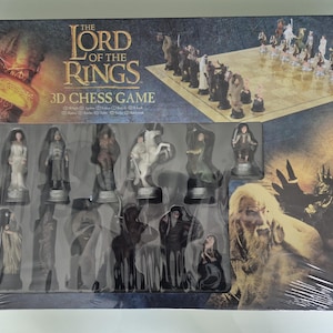 Rare Lord of the rings 3D Chess Set  Sealed