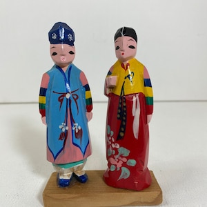1950s Korean Folk Art Figurines – Hand-Carved & Painted Wooden Couple in Traditional Attire – Vintage Cultural Collectible