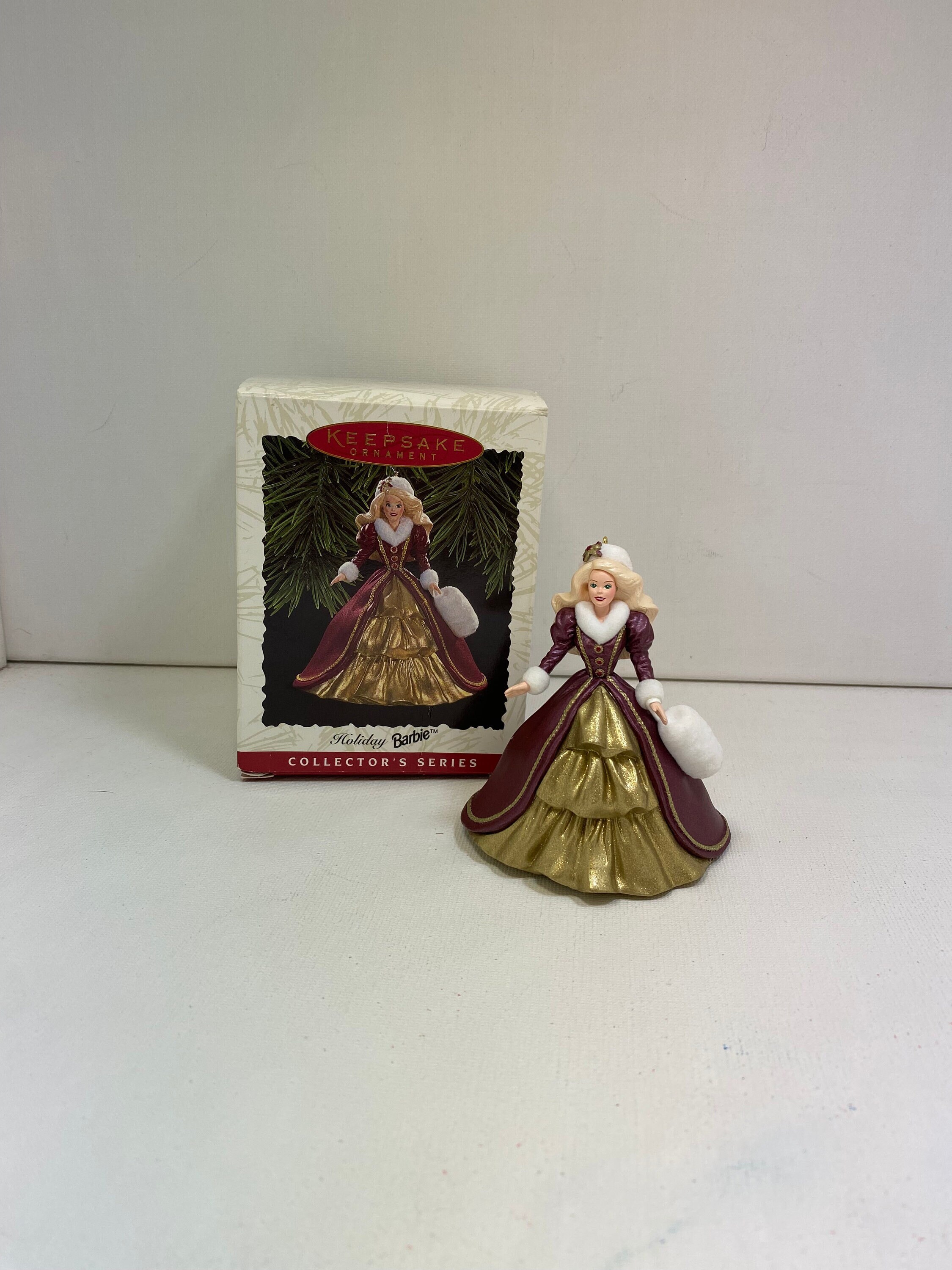 Hallmark holiday barbie 1996 hotsell