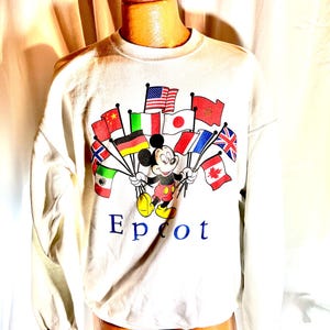 Vintage 90s Epcot Mickey Sweatshirt XL – Disney Designs World Flags Pullover