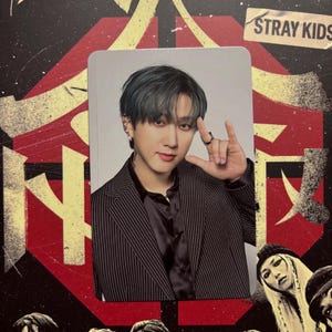 Carte avec photo officielle du houblon de Changbin pour enfants errants | Exclusivité cible