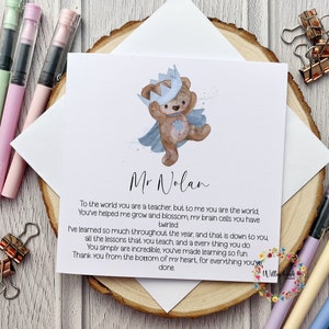 Carte personnalisée du meilleur professeur du monde l Aide-enseignante l Maternelle l Préscolaire l Assistante maternelle l Fin de session l Ours de remerciement