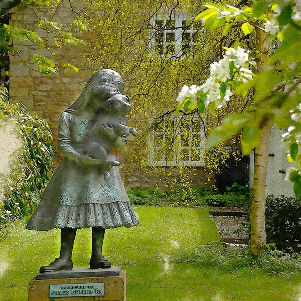 Fille avec son chiot - Série Britannia (Worcestershire) - Illustration à l'aquarelle d'APCrowley Studio