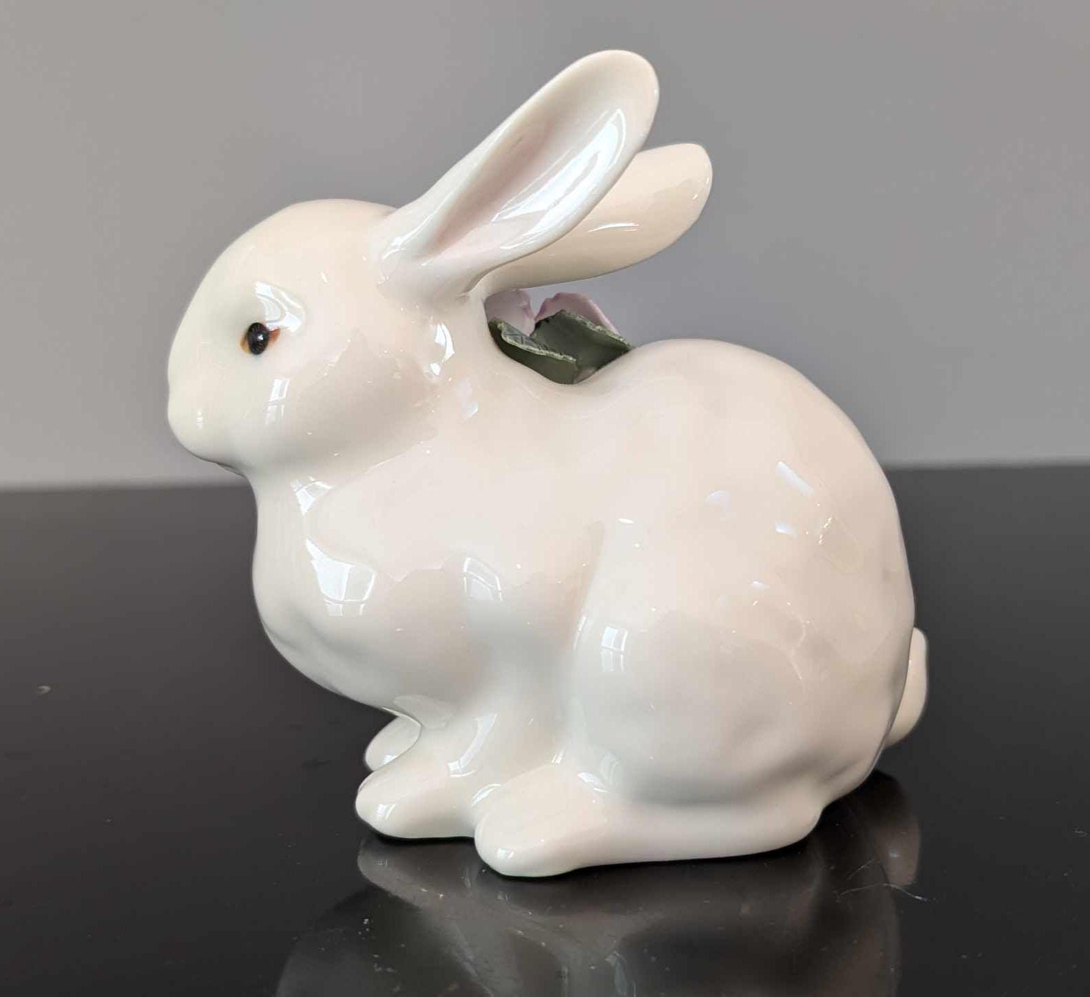 ヴィンテージ コスモス 磁器製 ウサギの置物：手描きの花飾り - Etsy 日本