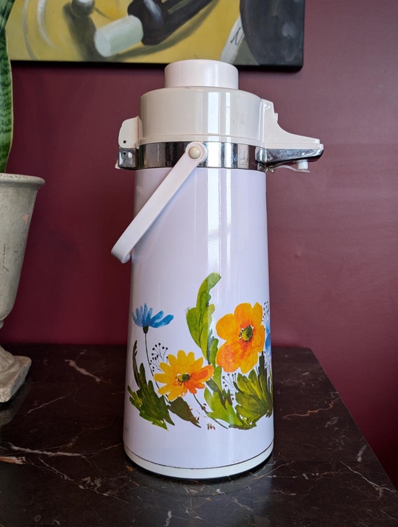 18 oz hydro flask with straw lid Hydro Flask Junior 18 Oz Wide Mouth Bottle with Straw Cap and Boot main image 1