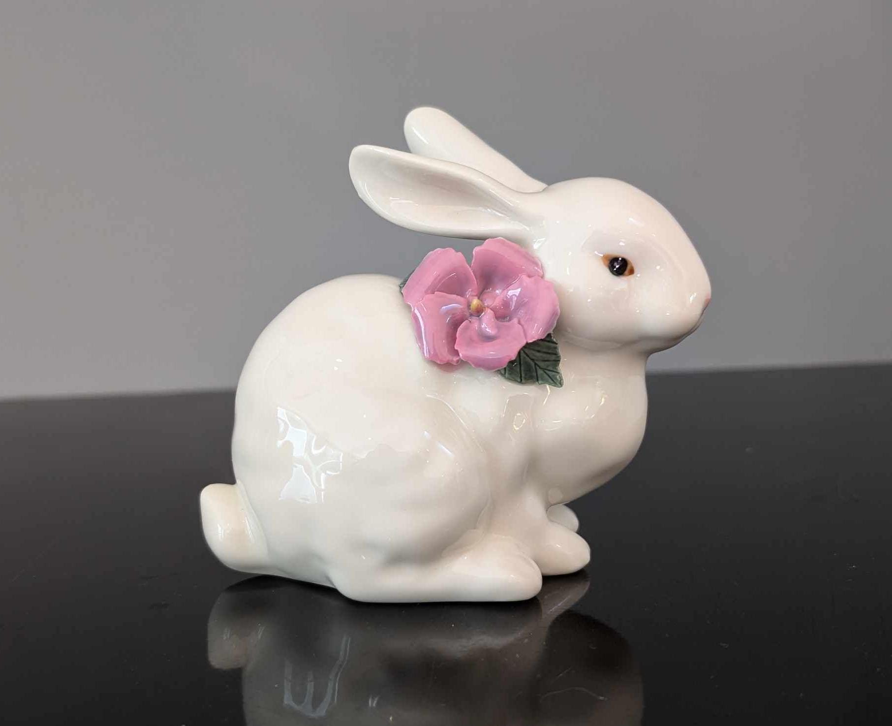 ヴィンテージ コスモス 磁器製 ウサギの置物：手描きの花飾り - Etsy 日本