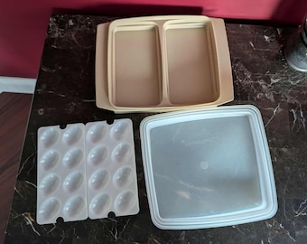 Vintage Tupperware Deviled Egg Holder - Classic Almond 723-1