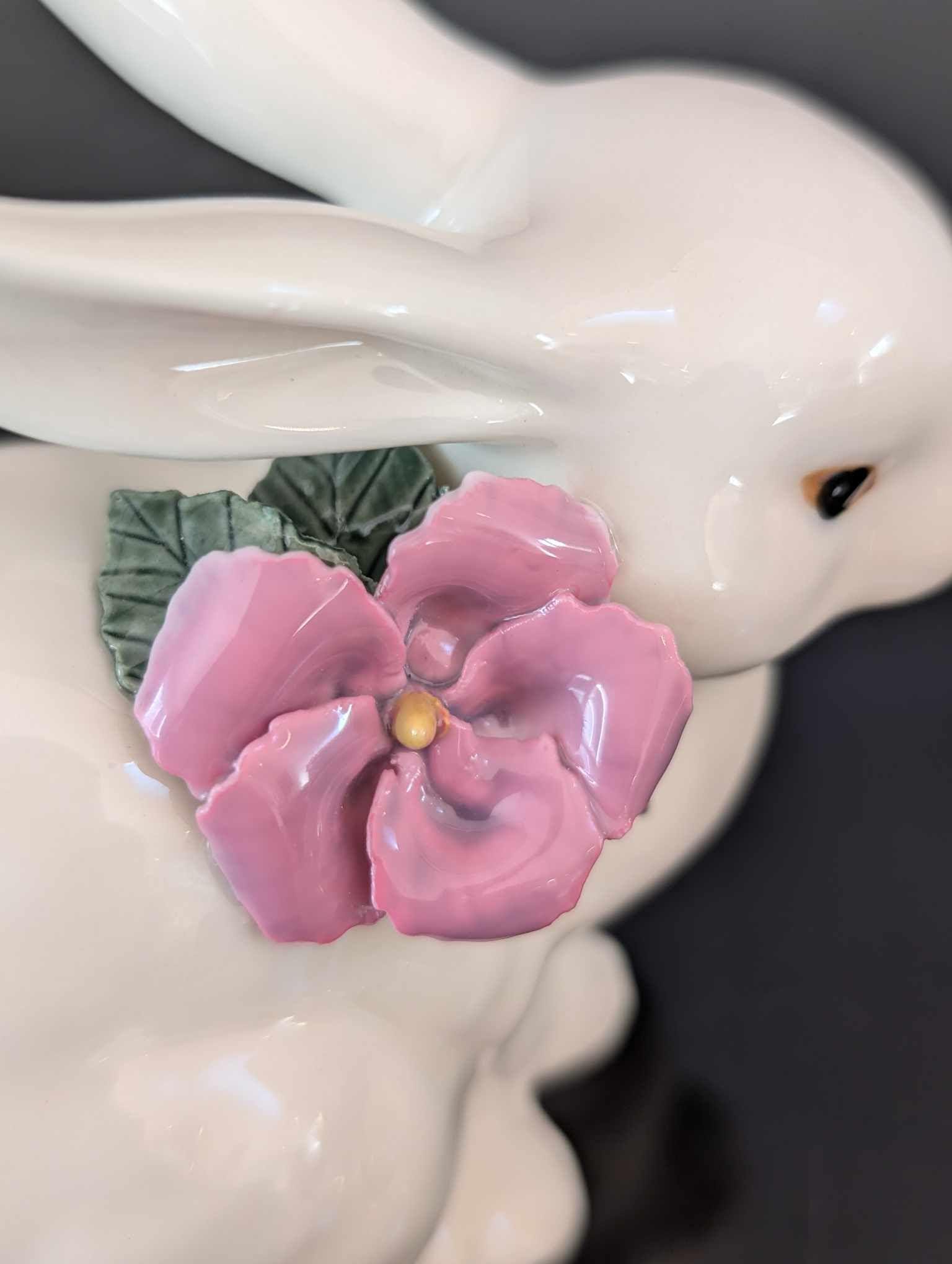 ヴィンテージ コスモス 磁器製 ウサギの置物：手描きの花飾り - Etsy 日本