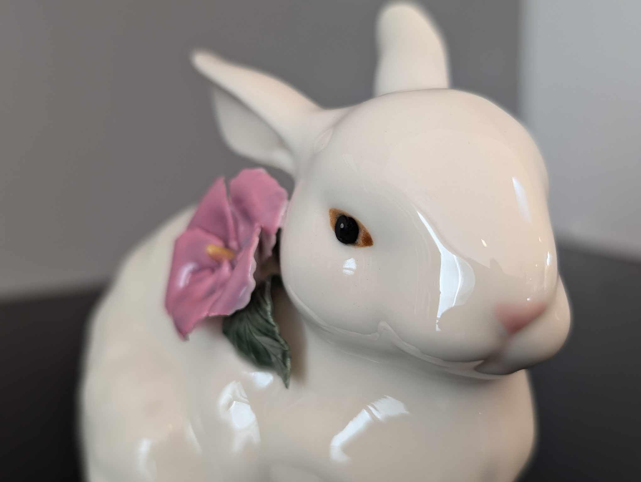 ヴィンテージ コスモス 磁器製 ウサギの置物：手描きの花飾り - Etsy 日本