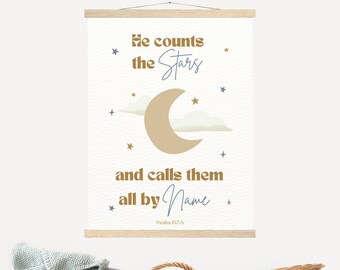 Salmo 147:4 - Ilustração para Quarto de Bebê | Lua e Estrelas em Estilo Boho, Decoração Cristã (Download Digital)