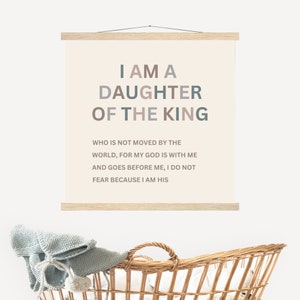 Soy una hija del rey / Signo de cuna / Regalo de bebé cristiano / Guardería cristiana / Escritura de la guardería / Cartel del verso de la Biblia / Niño de Dios