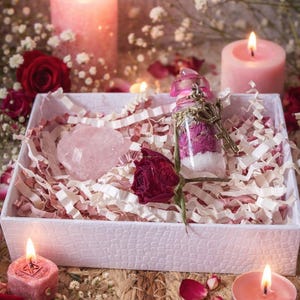 Zelfliefde spreukpotset: rozenkwarts, gedroogde roos, hartchakra