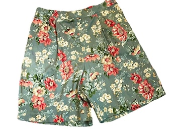 Lindsey Scott Walking Shorts Size 16P Pleated Floral Cottage Core Vintage 90s