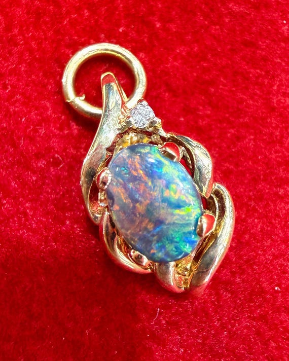 14ct Yellow Gold Solid Black Australia Opal Pendant with Diamond