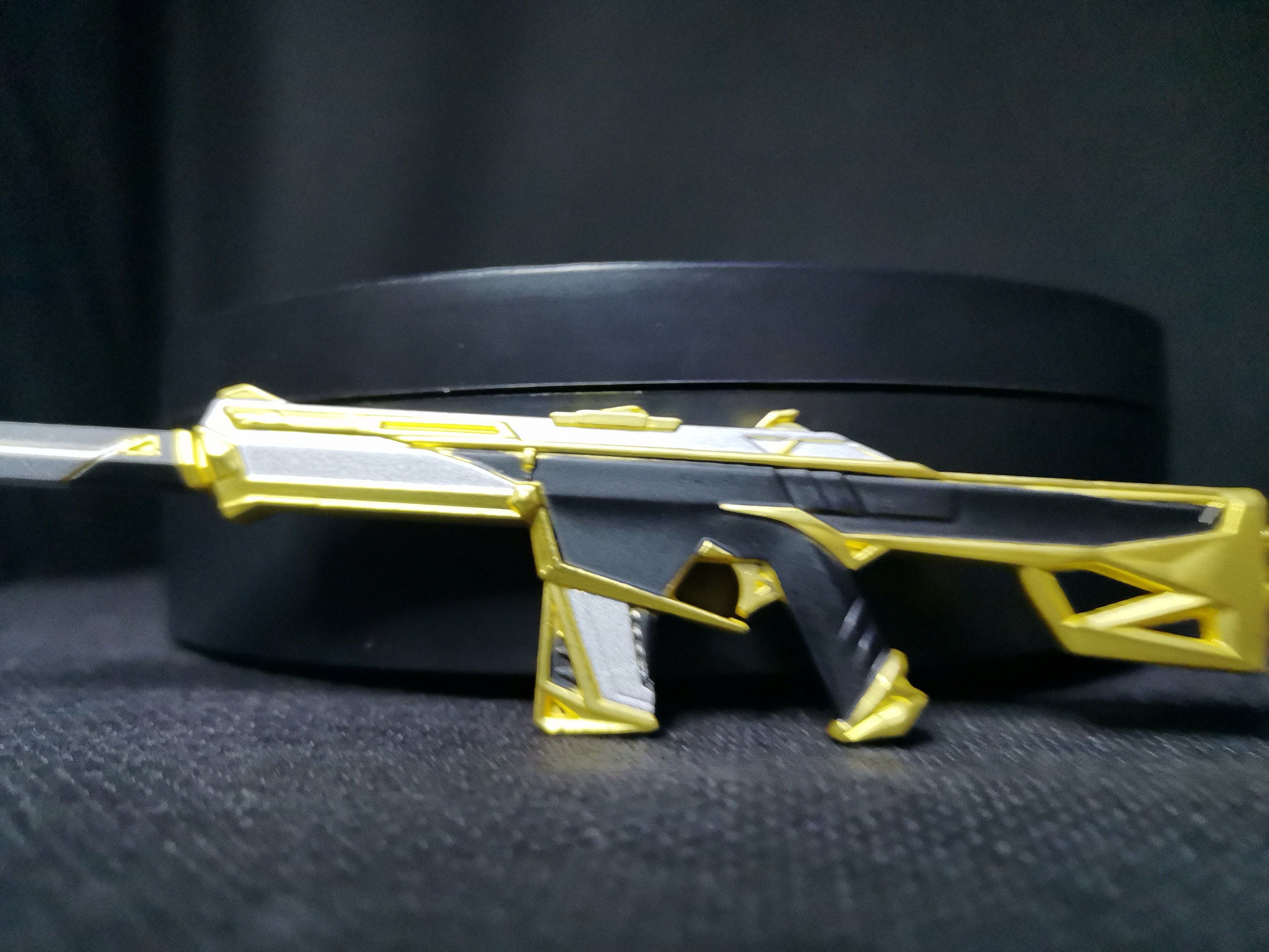 Valorant Prime Phantom Keychain Sage Jett Reyna Raze Cypher Omen Sova Viper  Killjoy Chamber Gekko Skye Brimstone Yoru Phoenix Kay/o Kayo ISO - Etsy