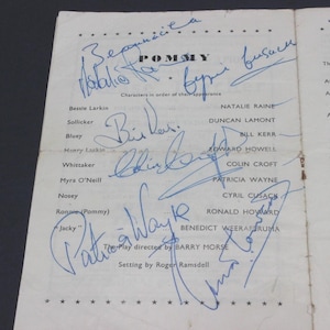Programma "Pommy" del People's Palace Theatre c.1950 — Firmato da sette membri del cast
