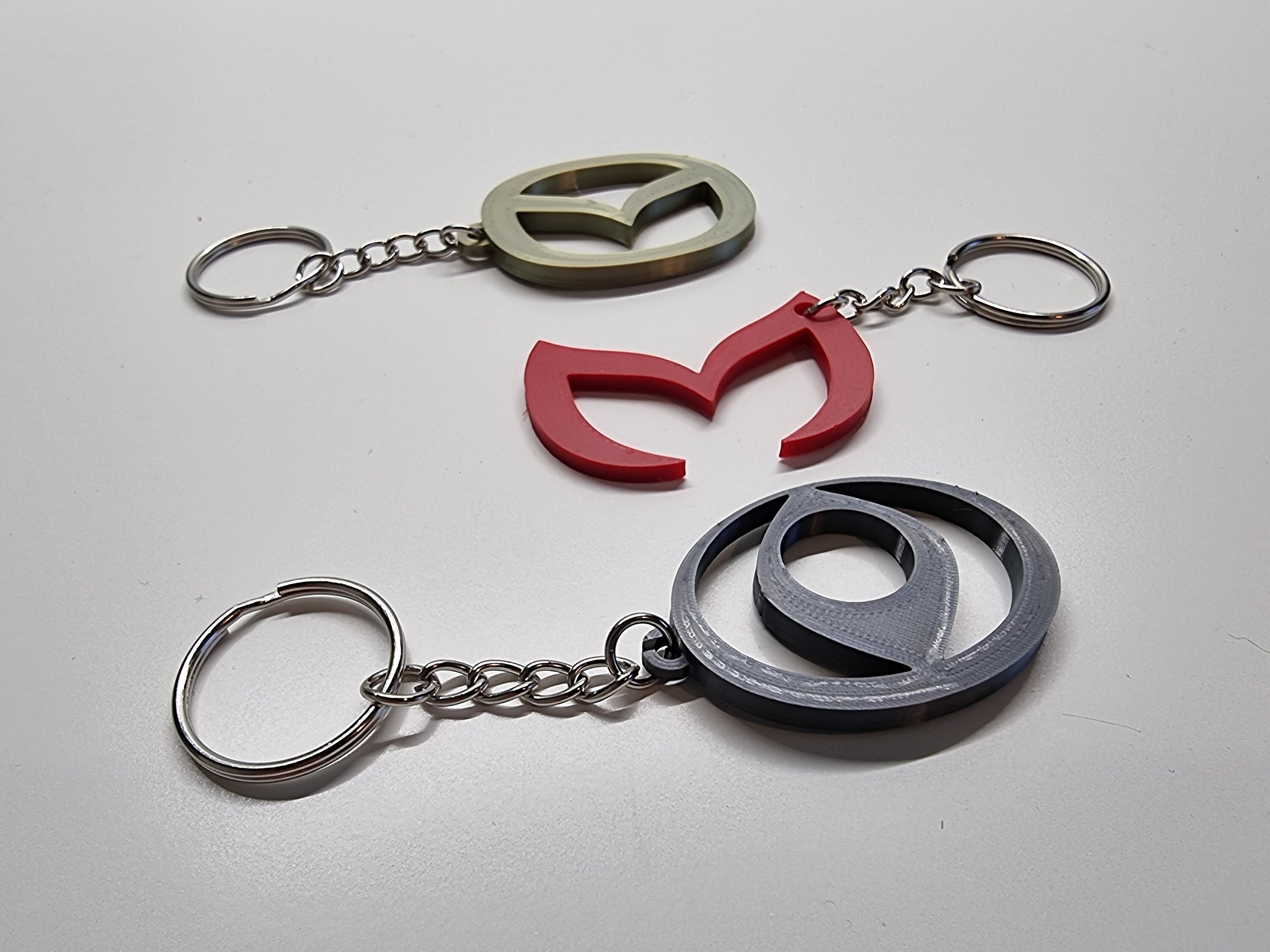 ROYOSO Auto Schlüsselanhänger für Mazda CX-3 CX-7 CX-8 CX-9 CX-5 CX-30  MX-5, Schlüsselanhänger Auto mit Logo Schlüsselanhänger Ersetzen Zubehör,4  red: : Auto & Motorrad