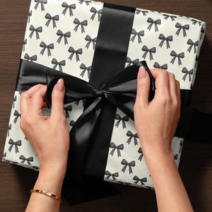 Chic Gift Wrap Elegant Wrapping Paper Classic Bow Gift Wrap Black and White Feminine Wrapping Paper Photoshoot Prop Gift Wrap for Wedding