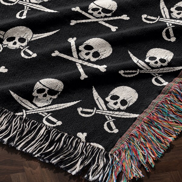 Pirate Skull Pattern Print Hooded Blanket