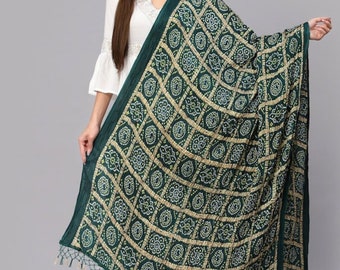 Bandhani Dupatta en soie mélangée verte : écharpe tie-dye du Rajasthan