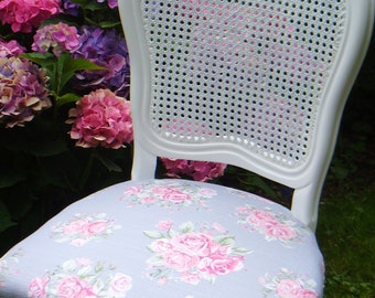 Stuhl Stühle Chippendale Shabby Vintage Stil, weiss, neu gepolstert, Rosenstoff