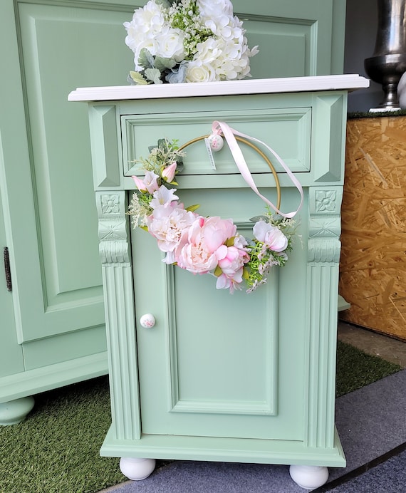 Kleine Kommode Nachttisch Nachtschrank Kommode pastellgrün mit weiss shabby Vintage