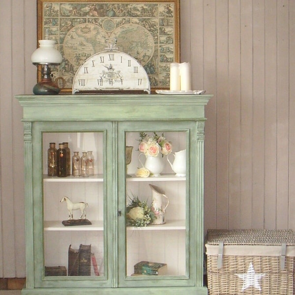 Display case cabinet shabby-green