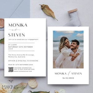 Puede incluir: Una invitación de boda con fondo blanco y texto negro. La invitación presenta una foto de una pareja en la playa. El texto dice "Monika & Steven" y "16.10.20XX".
