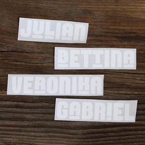 personalisierbare Vinyl Sticker/Aufkleber (Schrift 77)