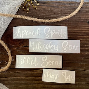 personalisierbare Vinyl Sticker/Aufkleber (Schrift 22)