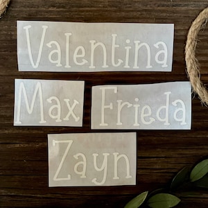 personalisierbare Vinyl Sticker/Aufkleber (Schrift 16)
