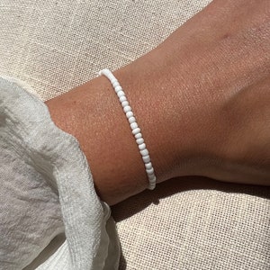 Perlenarmband, bunt, einfarbig, elastisch, minimalistisch 12 Weiß