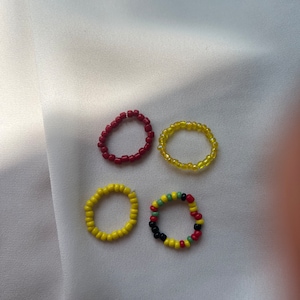 Ringe aus Perlen, elastisch, minimalistisch Bild 1